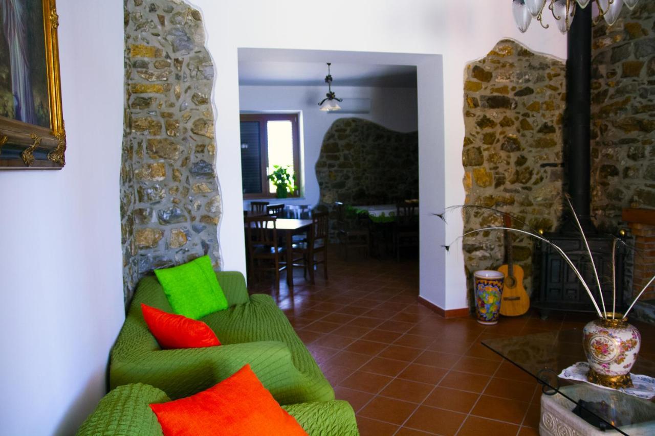La Casa Sulla Collina Bed & Breakfast Altavilla Silentina Bagian luar foto