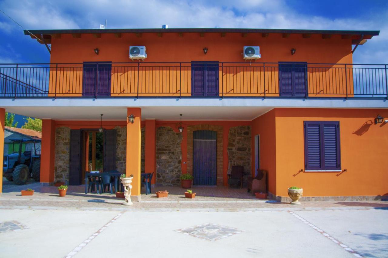 La Casa Sulla Collina Bed & Breakfast Altavilla Silentina Bagian luar foto