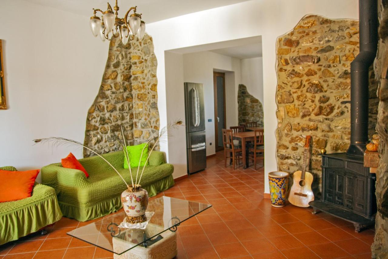La Casa Sulla Collina Bed & Breakfast Altavilla Silentina Bagian luar foto