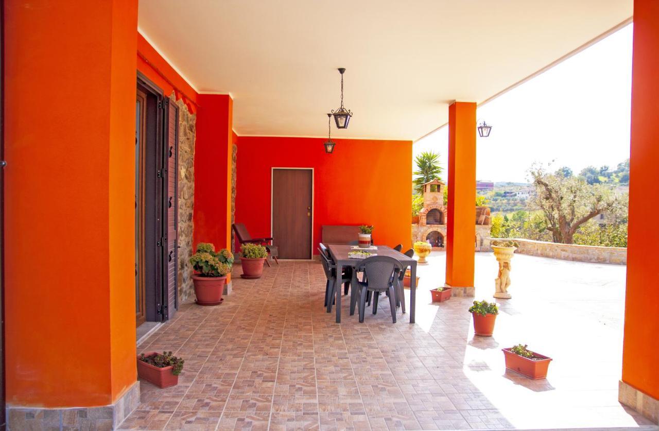 La Casa Sulla Collina Bed & Breakfast Altavilla Silentina Bagian luar foto