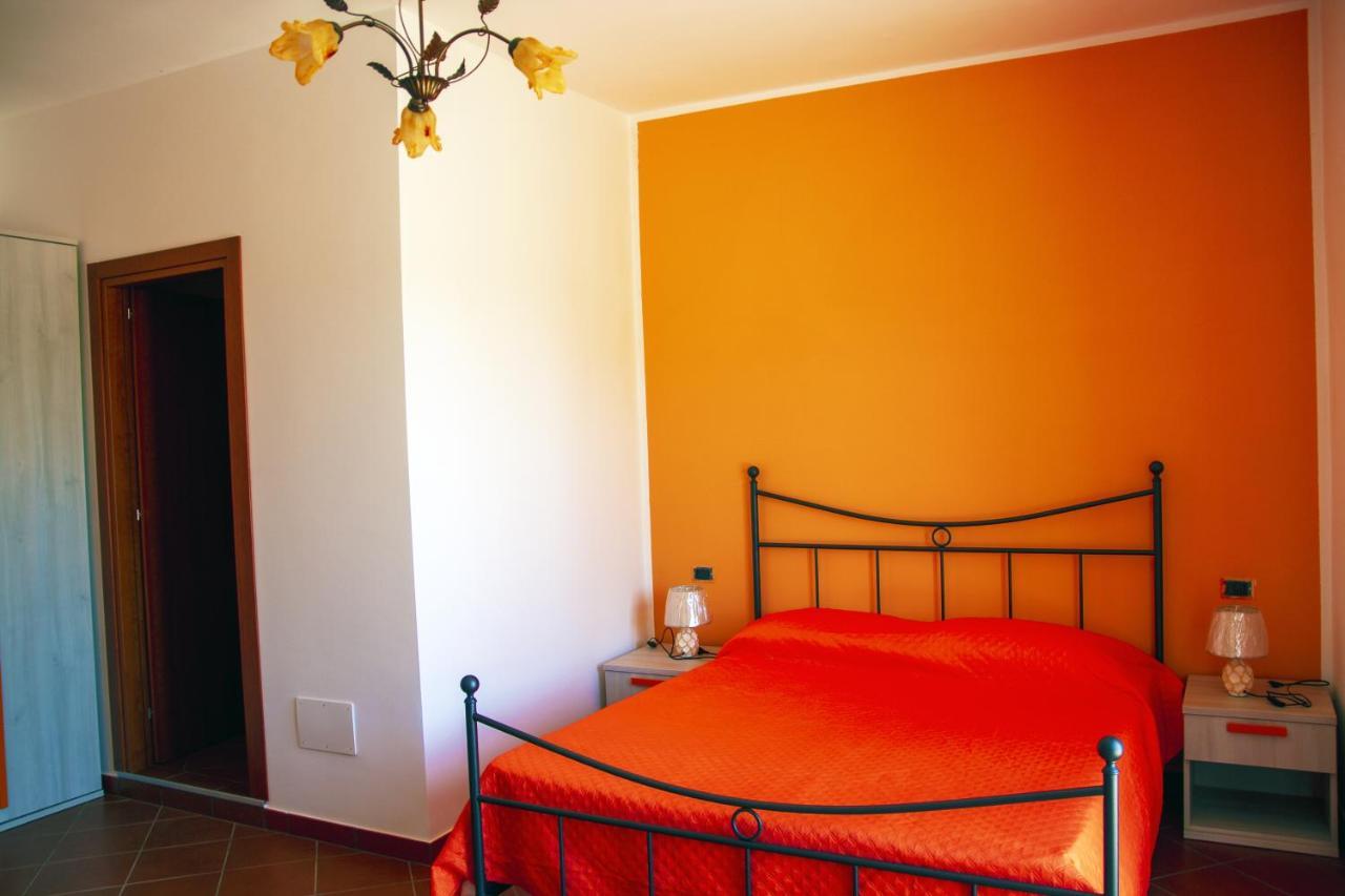 La Casa Sulla Collina Bed & Breakfast Altavilla Silentina Bagian luar foto